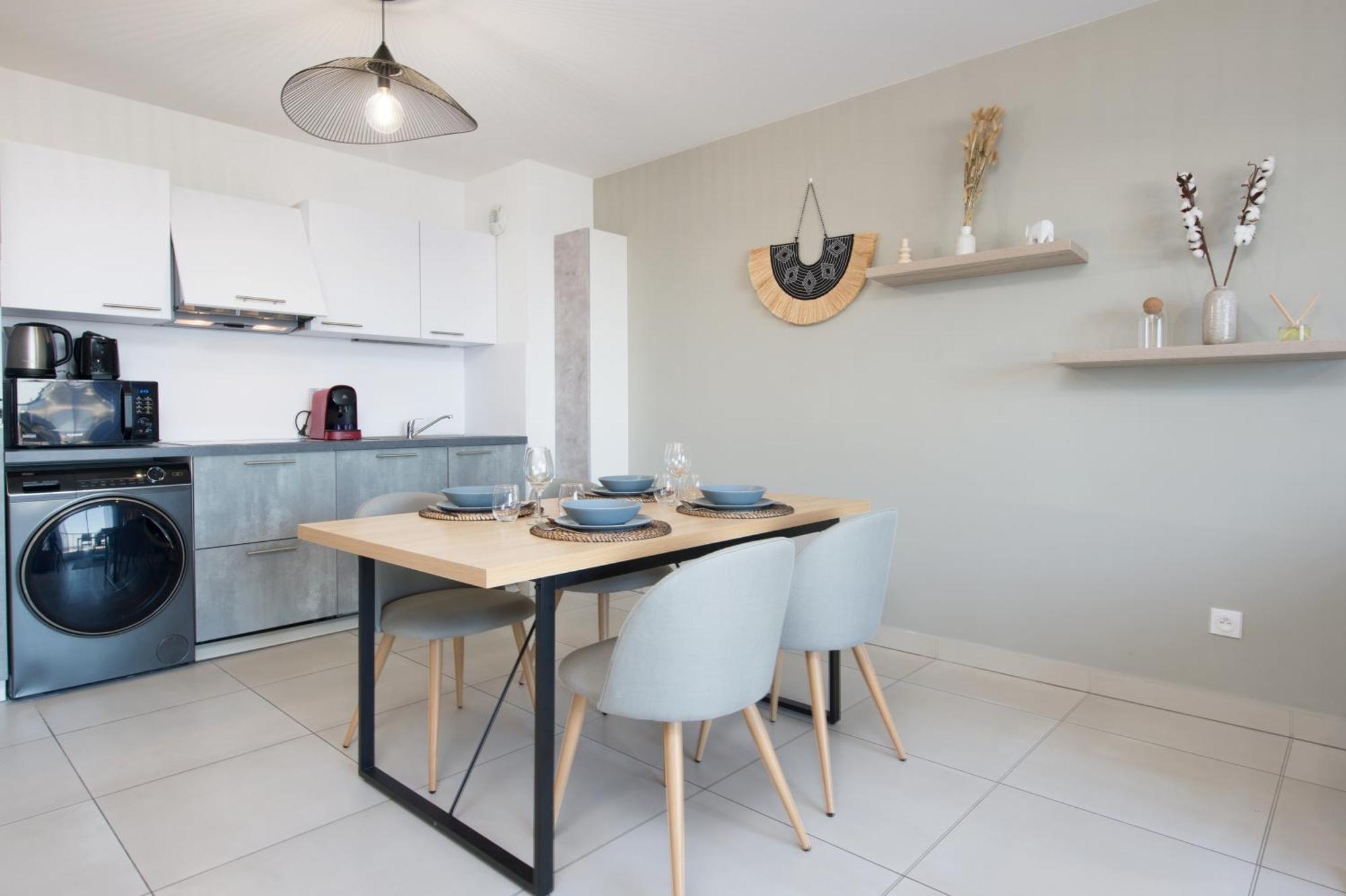 Luxury Apartment - Sea View - Private Parking - Bp Бюсолей Екстериор снимка