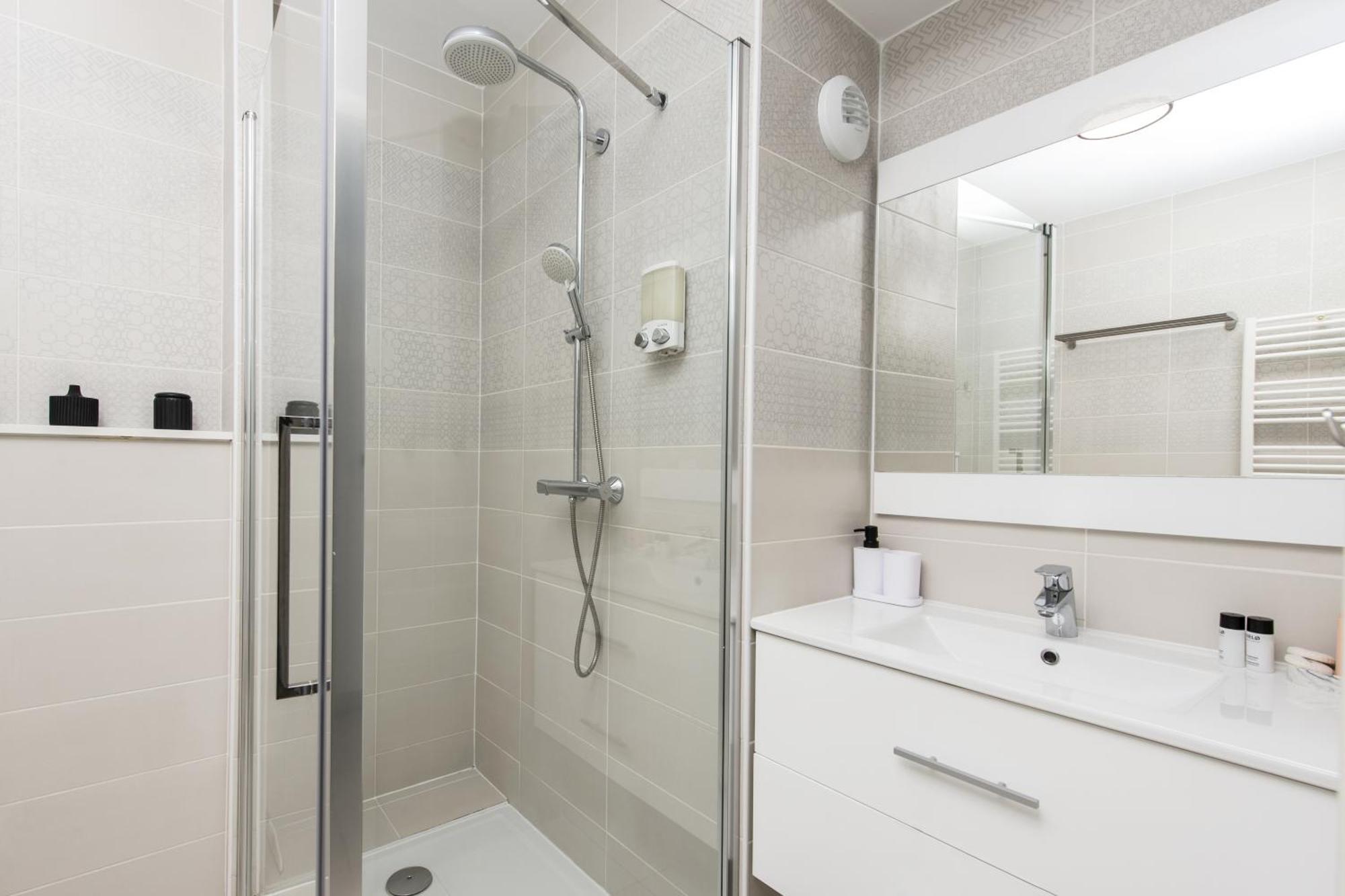 Luxury Apartment - Sea View - Private Parking - Bp Бюсолей Екстериор снимка